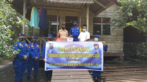 HUT Polairud Ke-70, Satpolair Polres Kepulauan Meranti Bagi-bagi Sembako